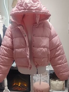 Forever 21 Pink Hooded Cropped Puffer Jacket